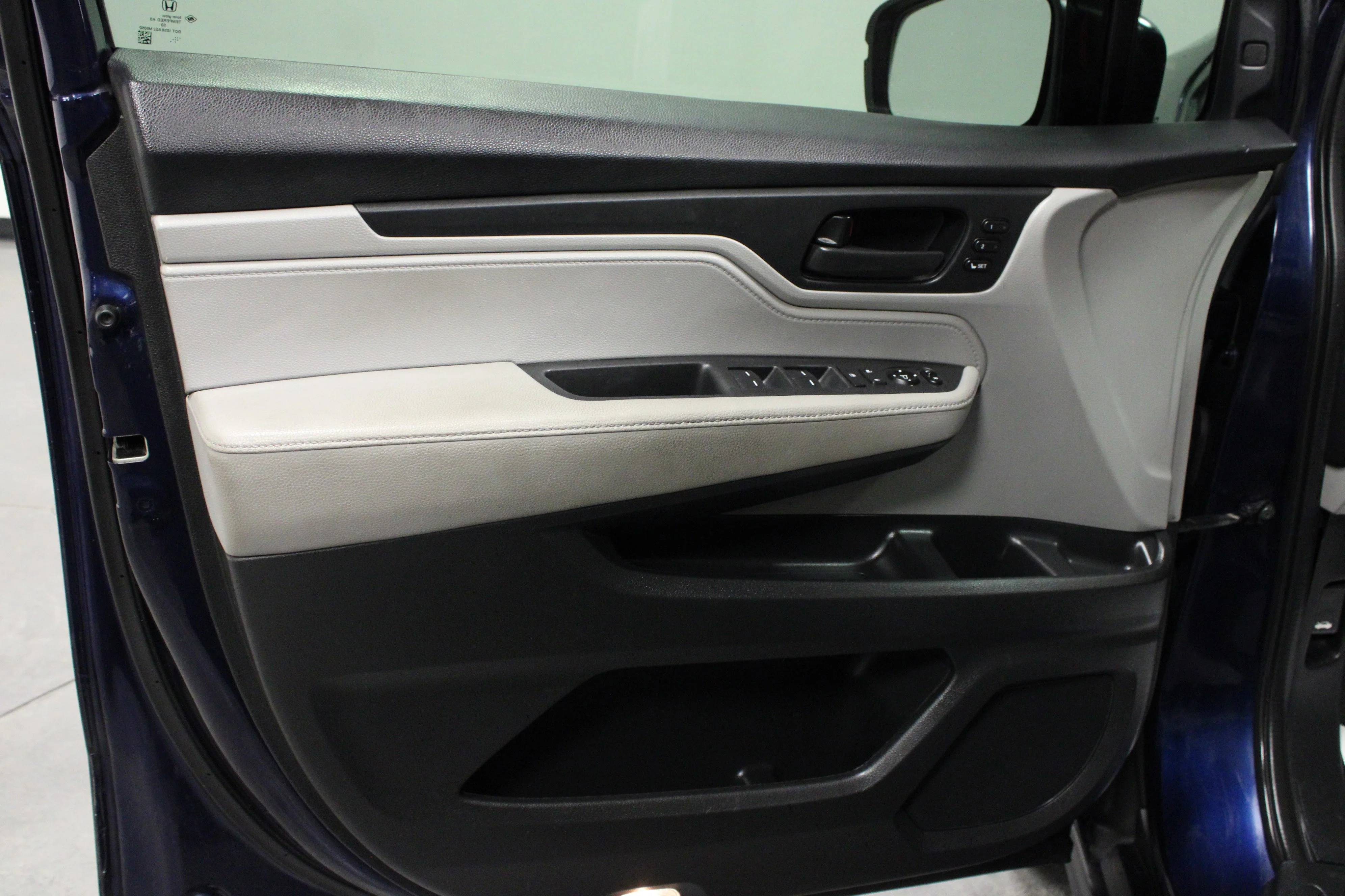 Used 2021 Obsidian Blue Pearl Honda EX-L image 11