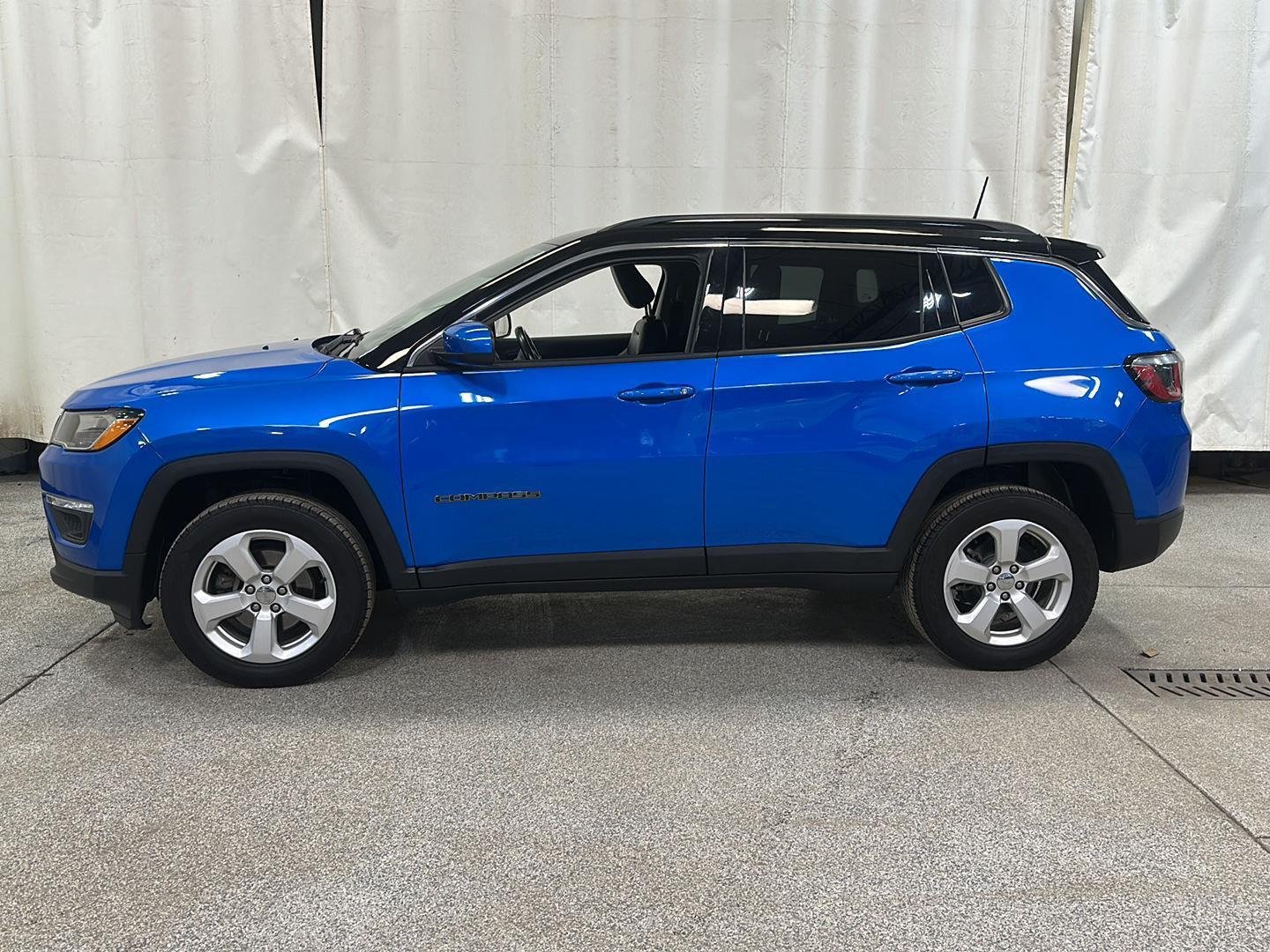 Used 2018 Jeep Compass Latitude with VIN 3C4NJDBB3JT270661 for sale in Waconia, Minnesota