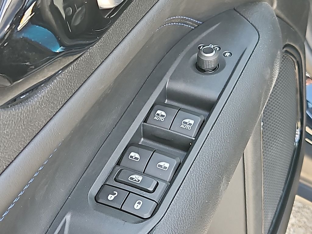 New 2026 Fathom Blue Pearl Coat Jeep Latitude image 13