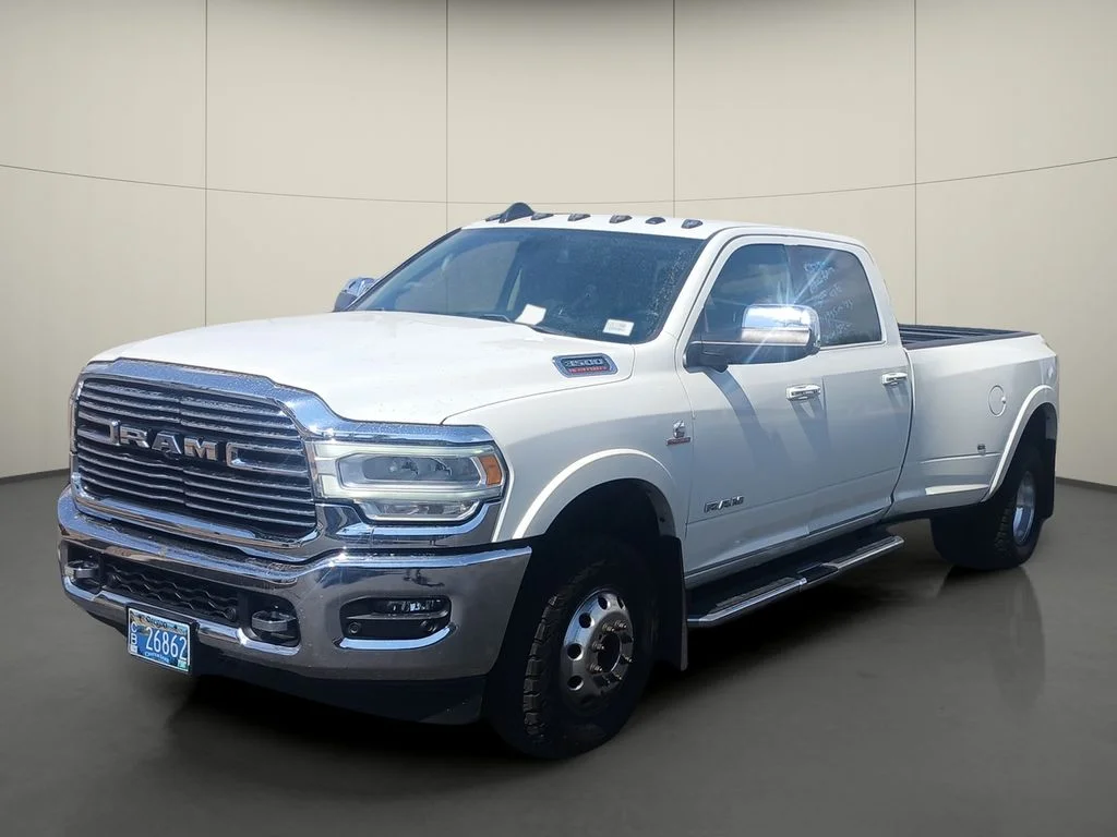 Used 2020 Pearl White Ram Laramie image 3