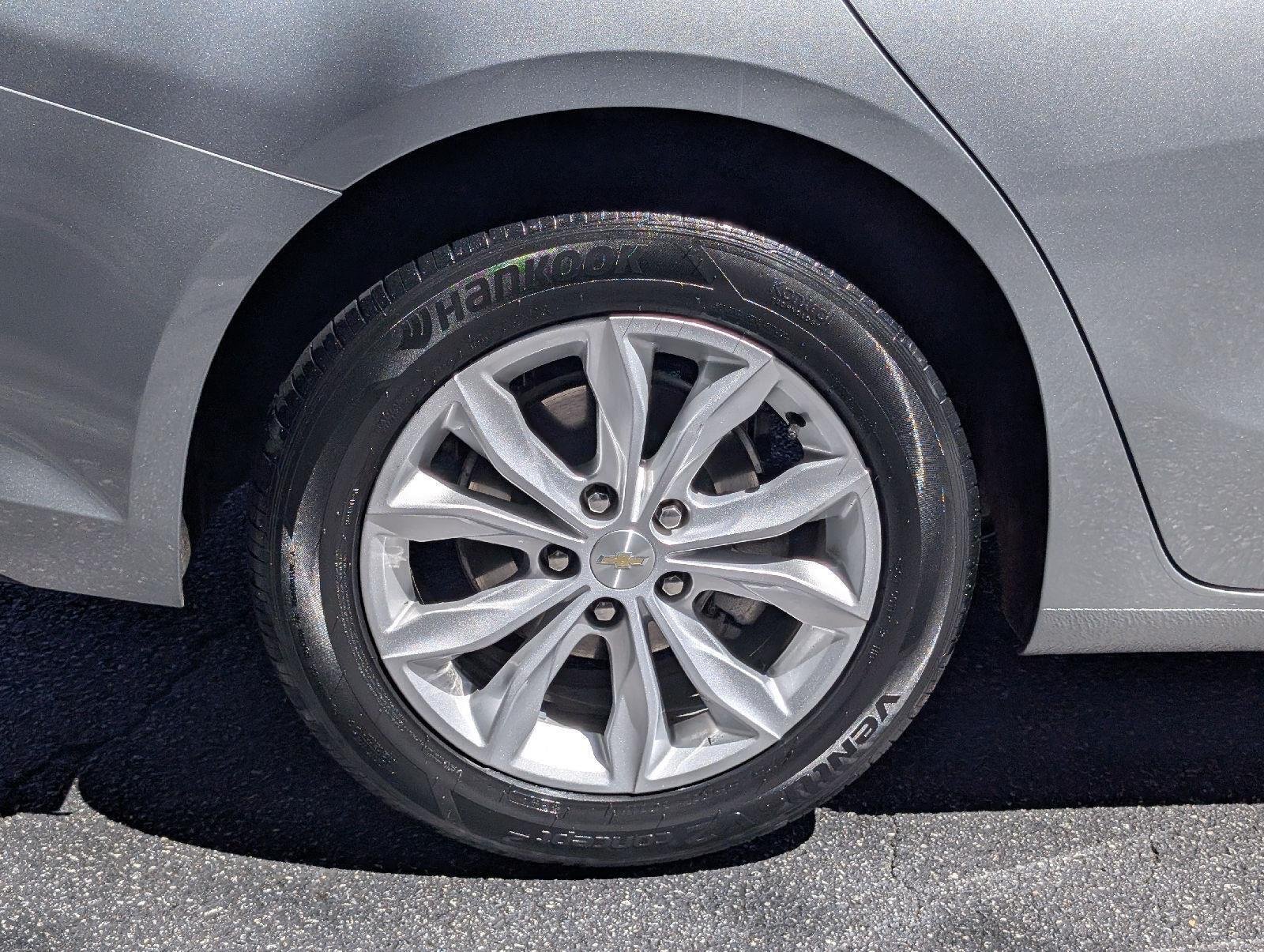 Used 2025 Sterling Gray Metallic Chevrolet LT image 8