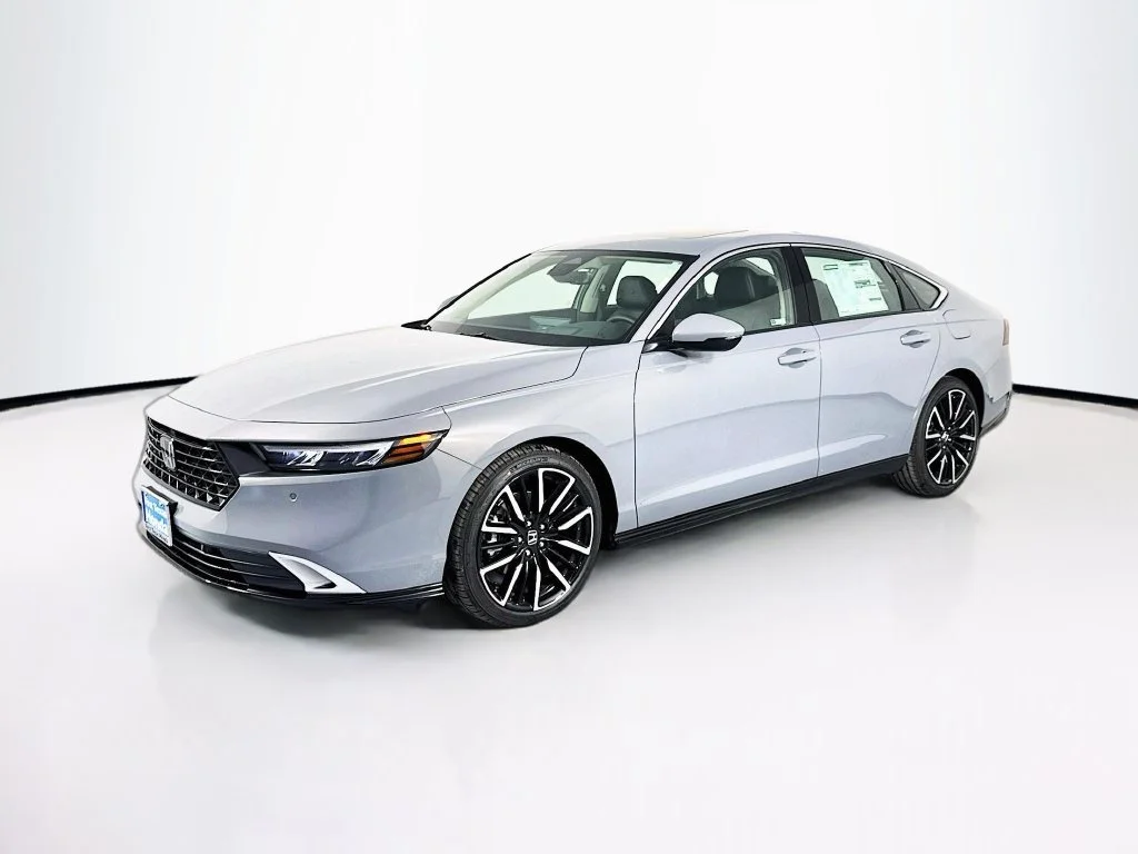 New 2026 Urban Gray Pearl Honda Touring image 3