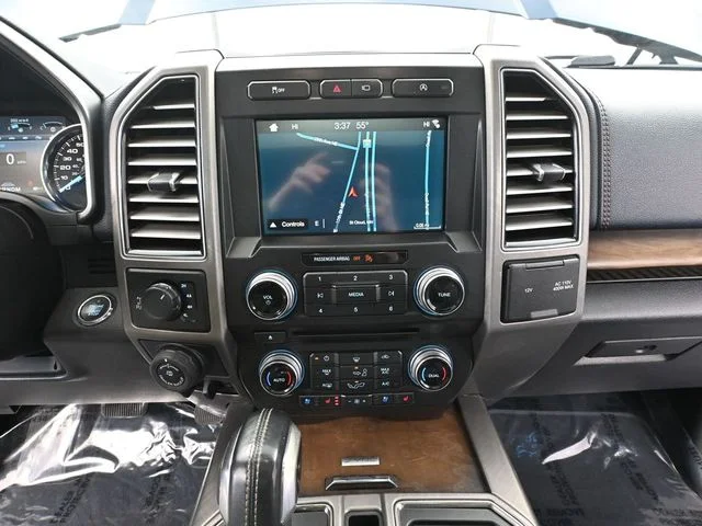 Used 2018 Blue Ford Limited image 31