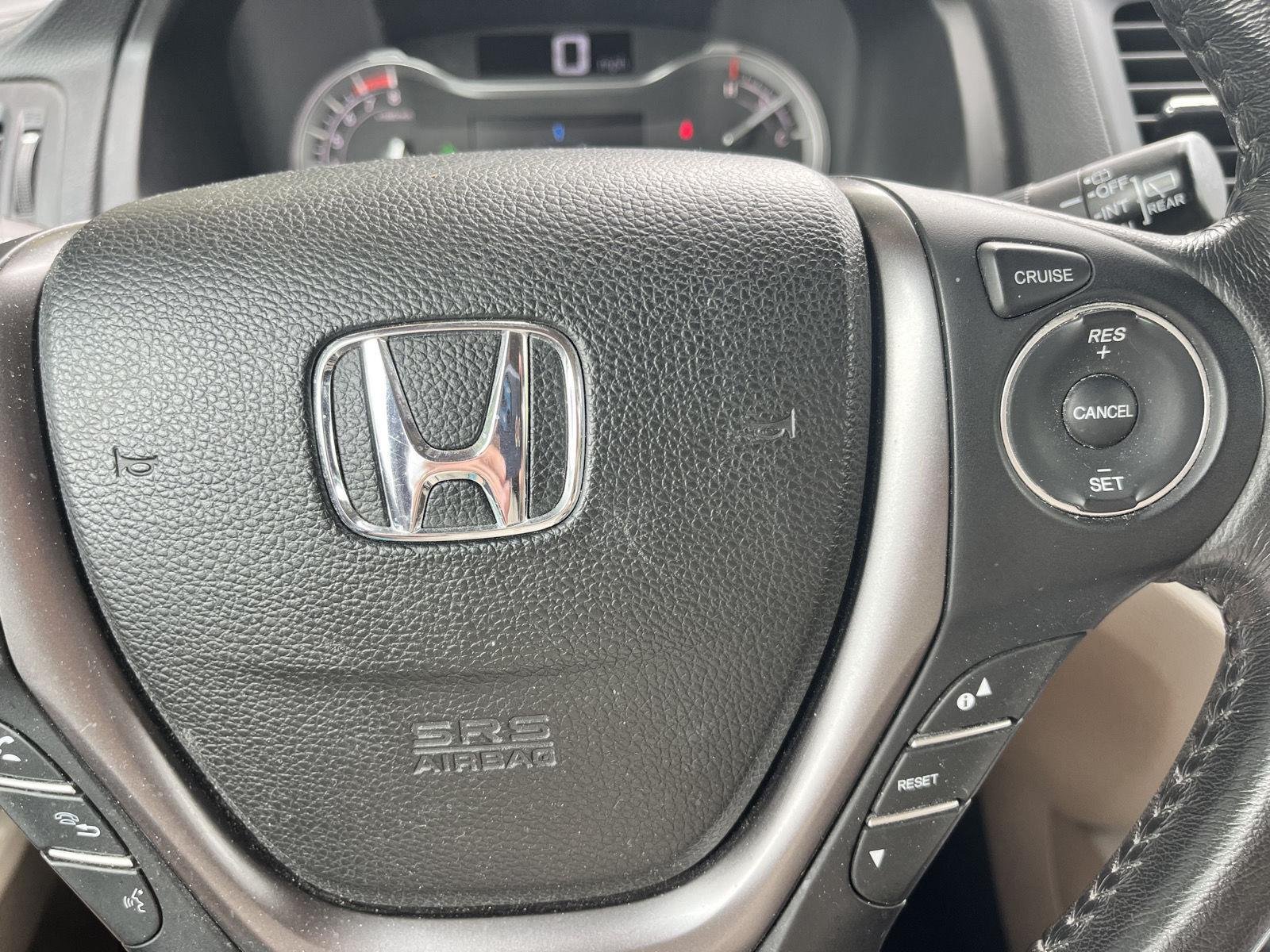 Used 2018 White Diamond Pearl Honda EX-L image 27