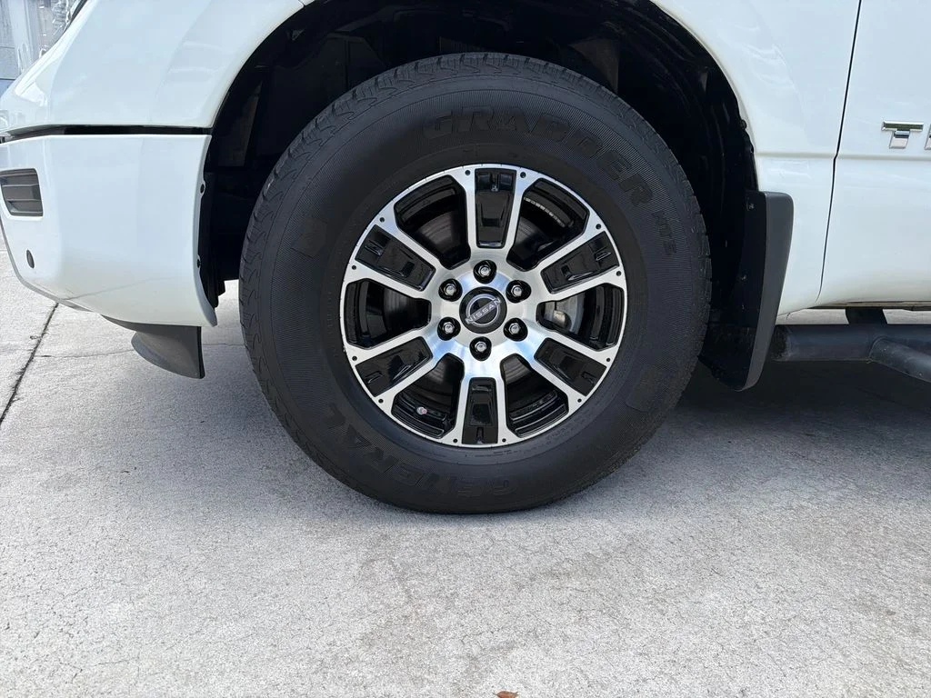 2024 Nissan Titan SV - Photo 12