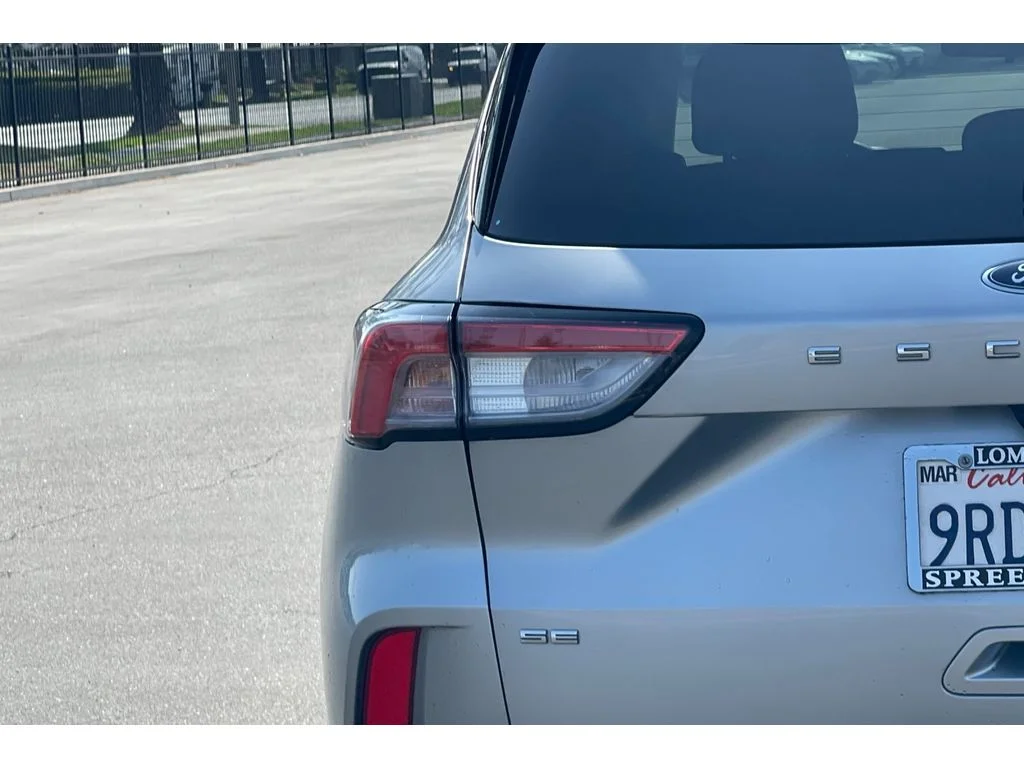Used 2022 ICONIC SILVER Ford SE image 44