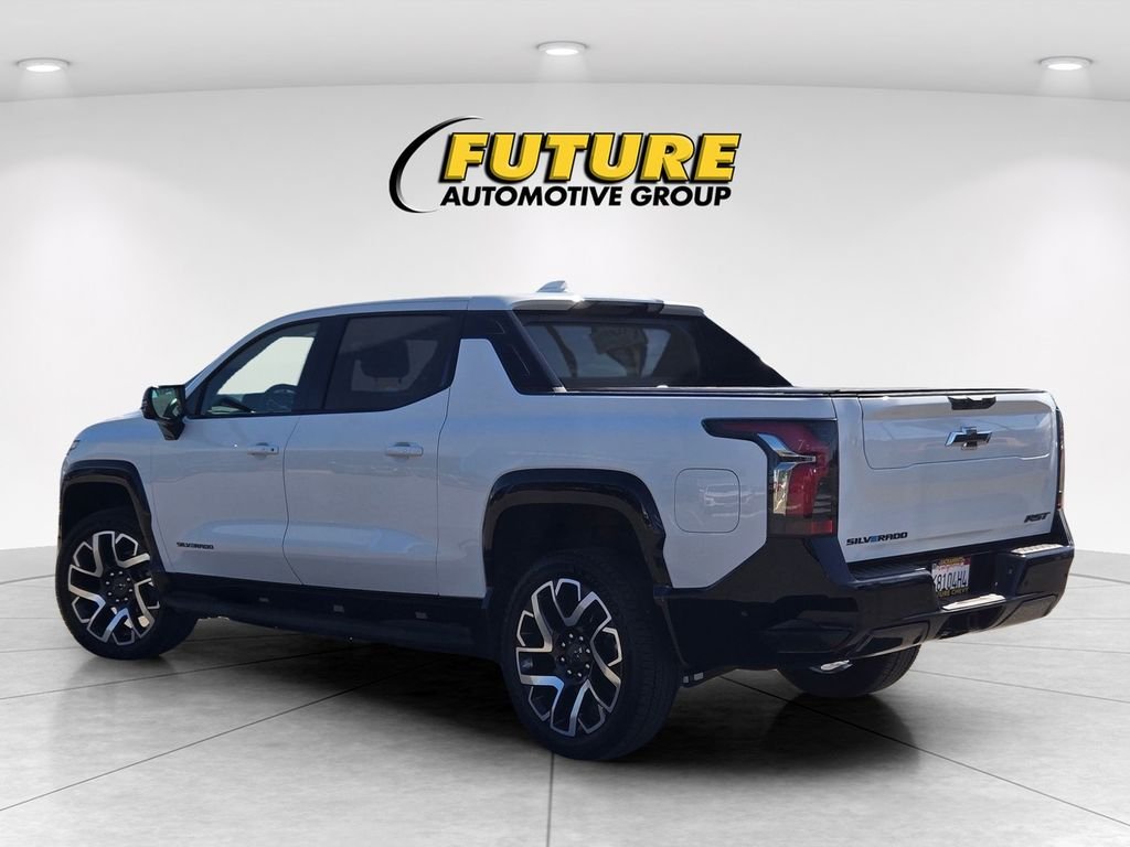 Used 2025 White Chevrolet RST image 6