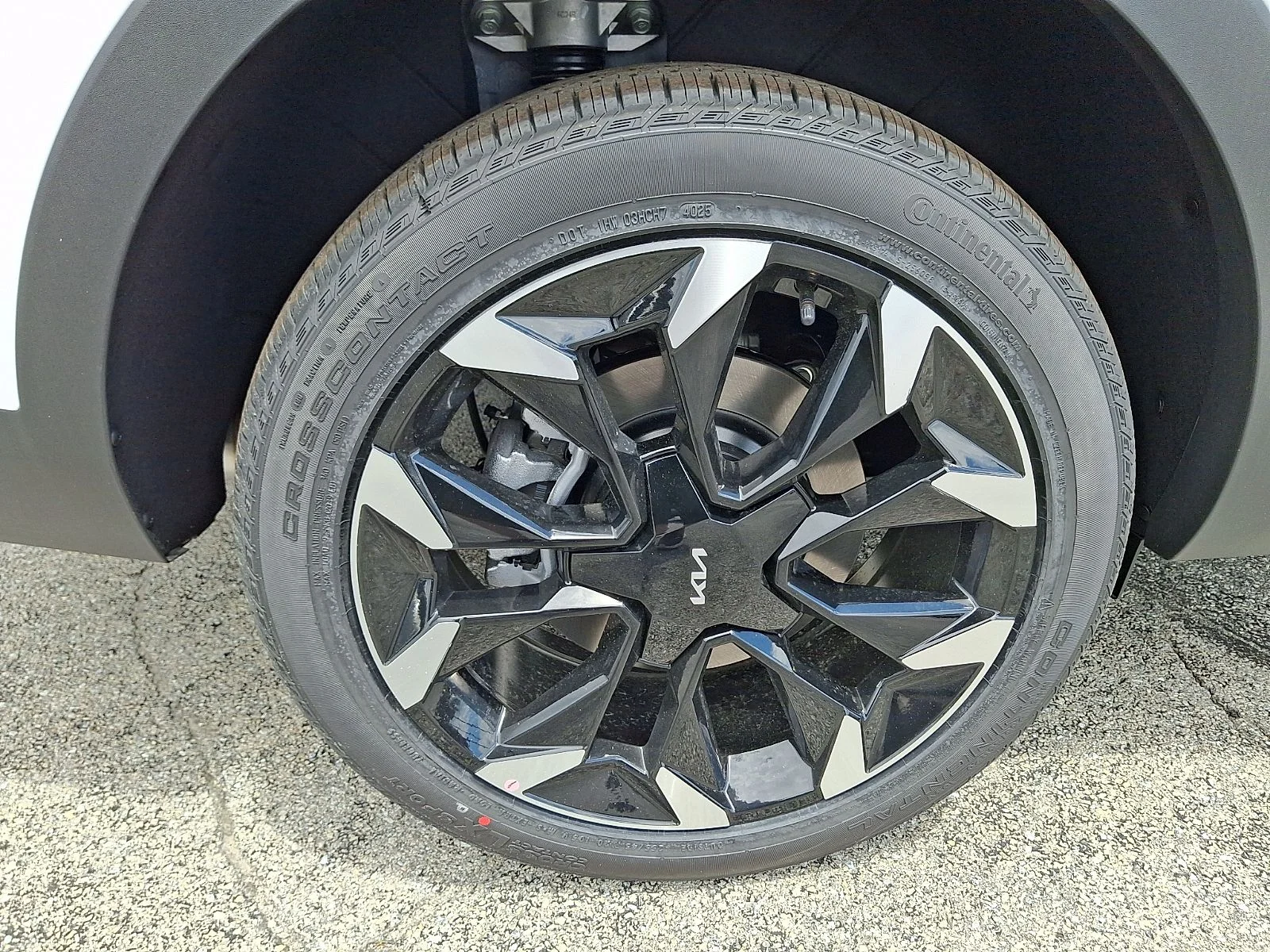 New 2026 White Kia EX image 10