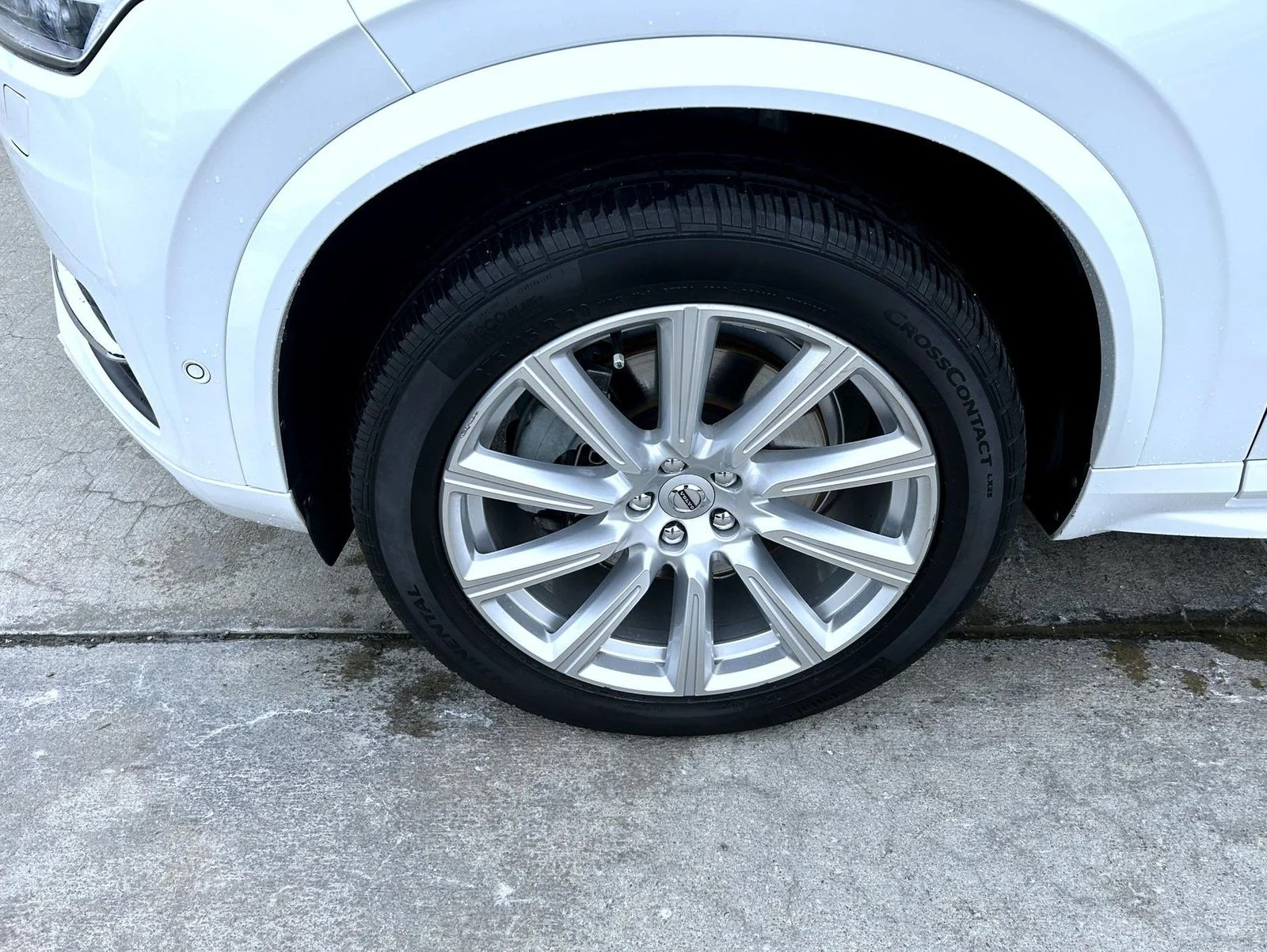 Used 2019 White Volvo T6 Inscription image 22