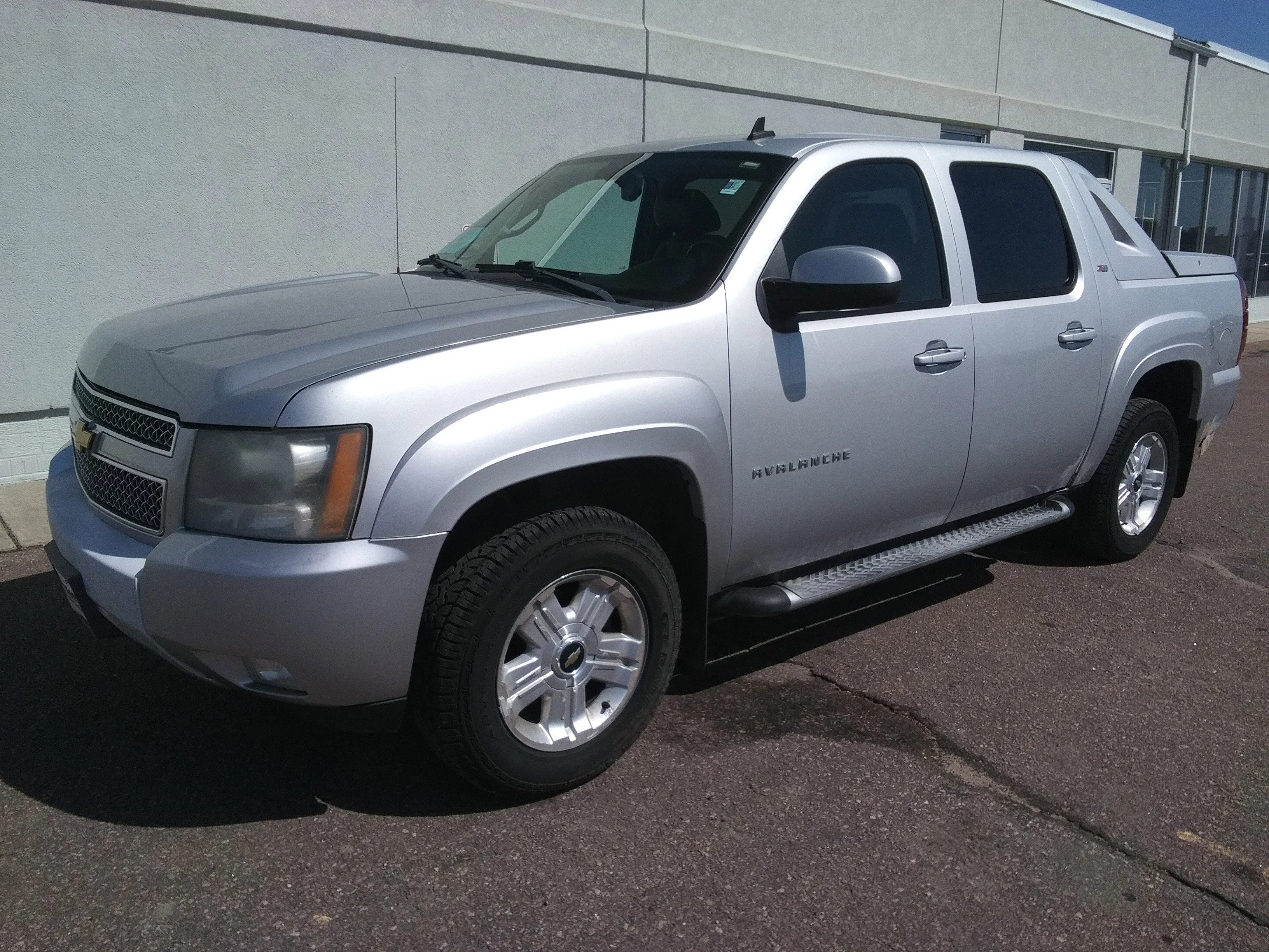 Used 2011 Chevrolet Avalanche LT with VIN 3GNTKFE3XBG408511 for sale in Aberdeen, SD