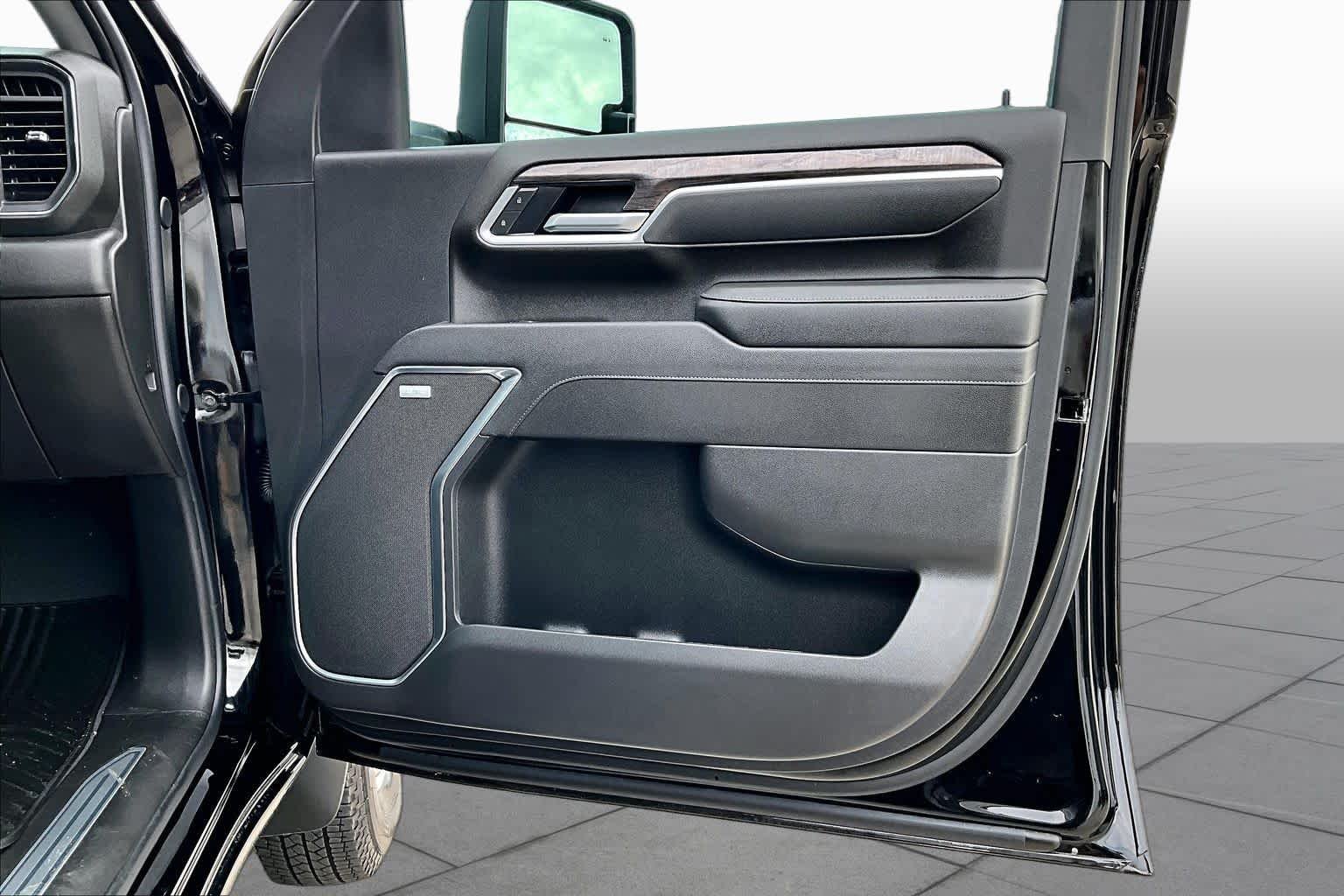 2026 Chevrolet Silverado 3500HD LTZ - Photo 23