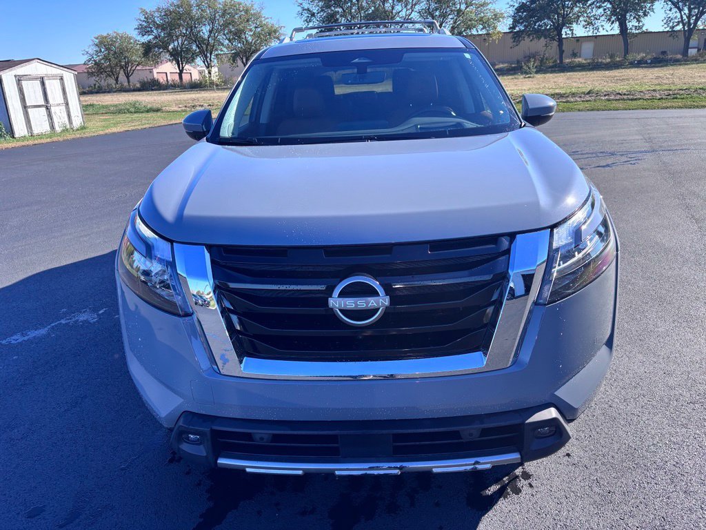 Used 2025 Boulder Gray Nissan Platinum image 9