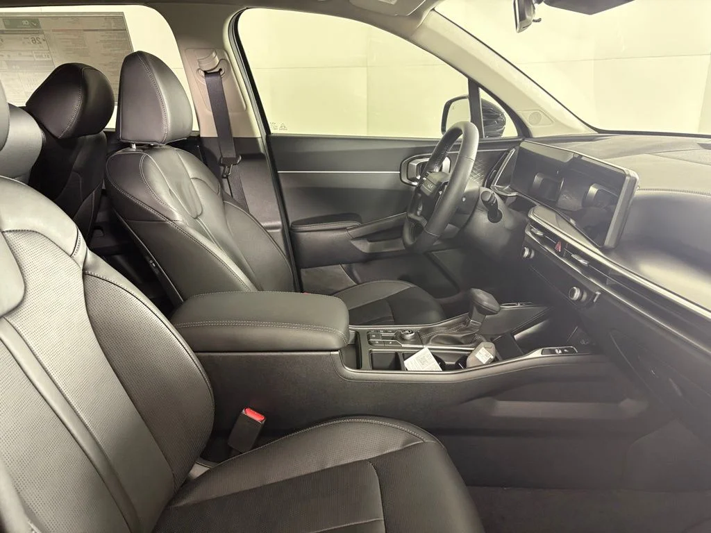 2026 Kia Sorento S - Photo 13