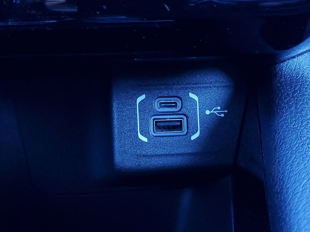 New 2026 Hydro Blue Pearlcoat Jeep Latitude image 30