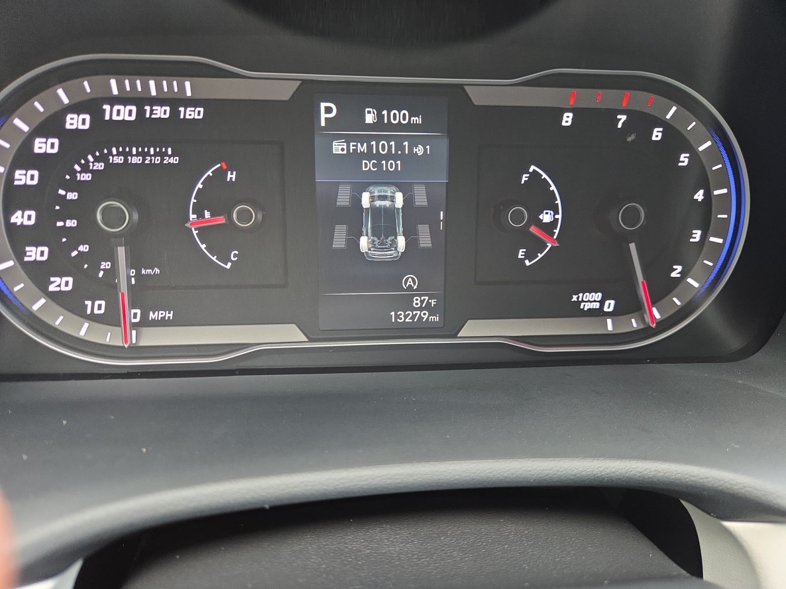 Used 2024 White Pearl Hyundai SEL image 33