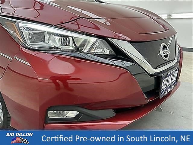 Used 2018 Scarlet Ember Nissan SV image 25