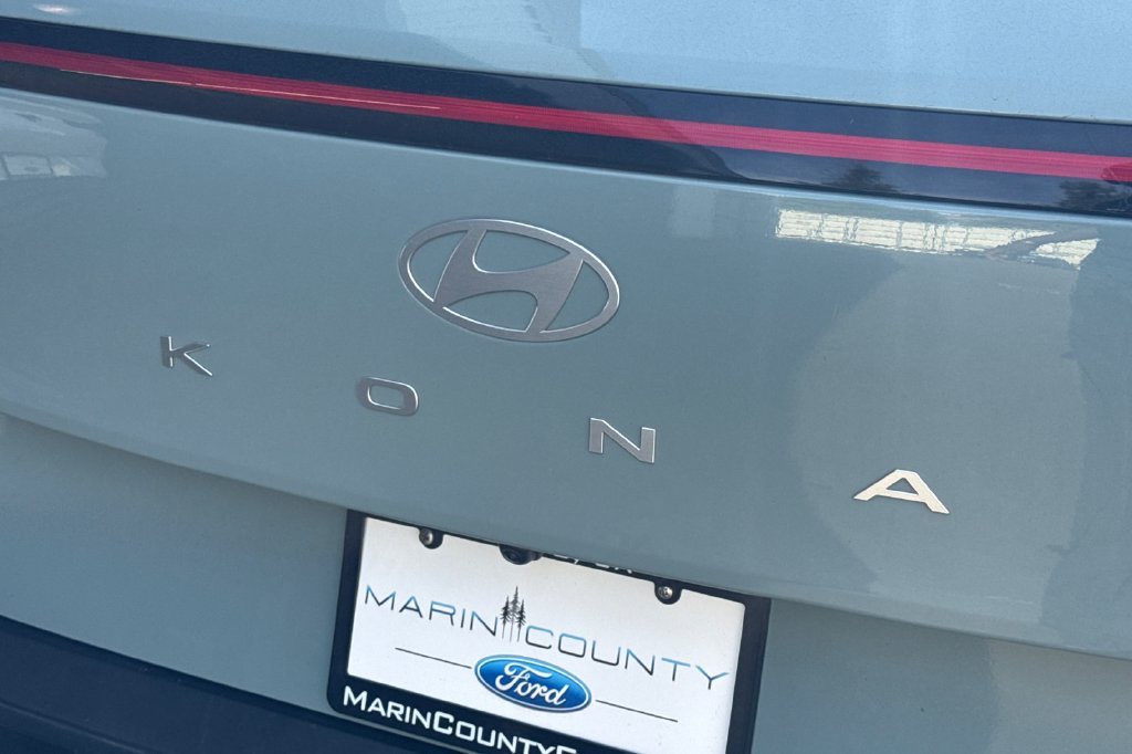 Used 2025 Green Hyundai SEL image 8
