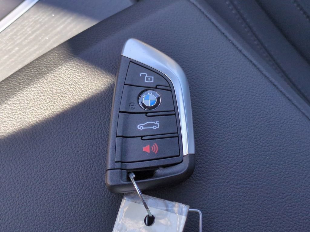 2026 BMW 3 Series 330i - Photo 25