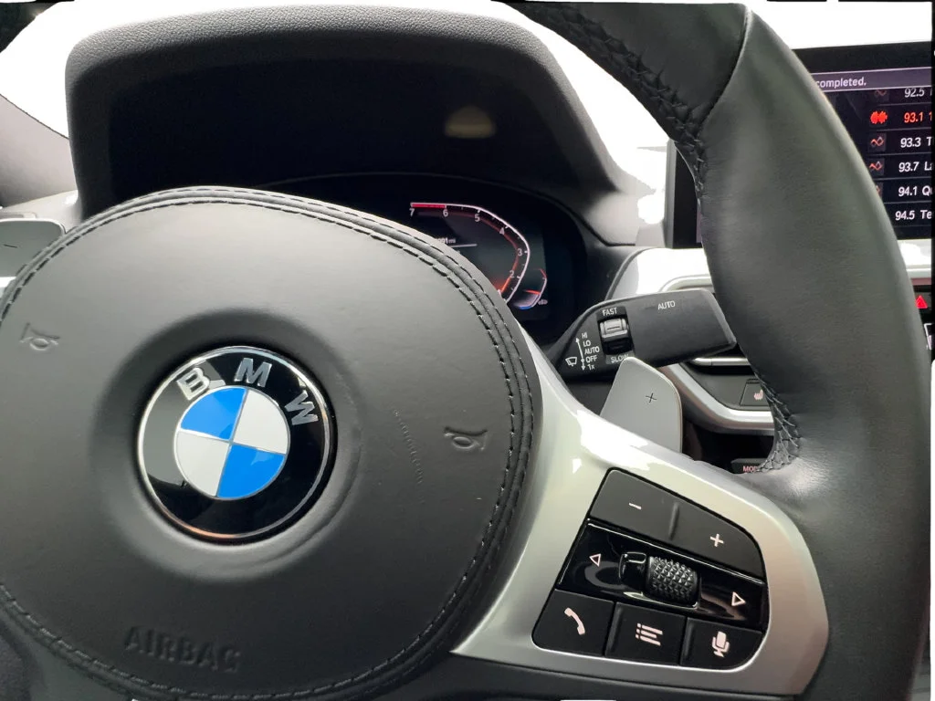 Used 2025 Gray BMW xDrive30i image 46