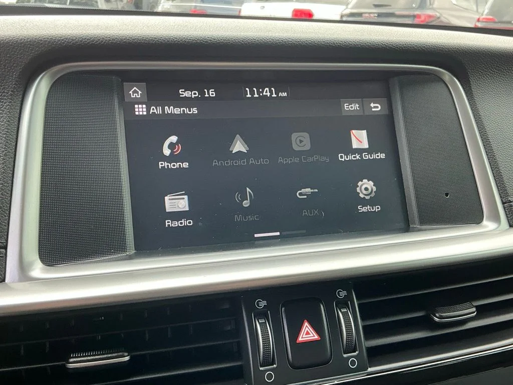Used 2020 White Kia LX image 31