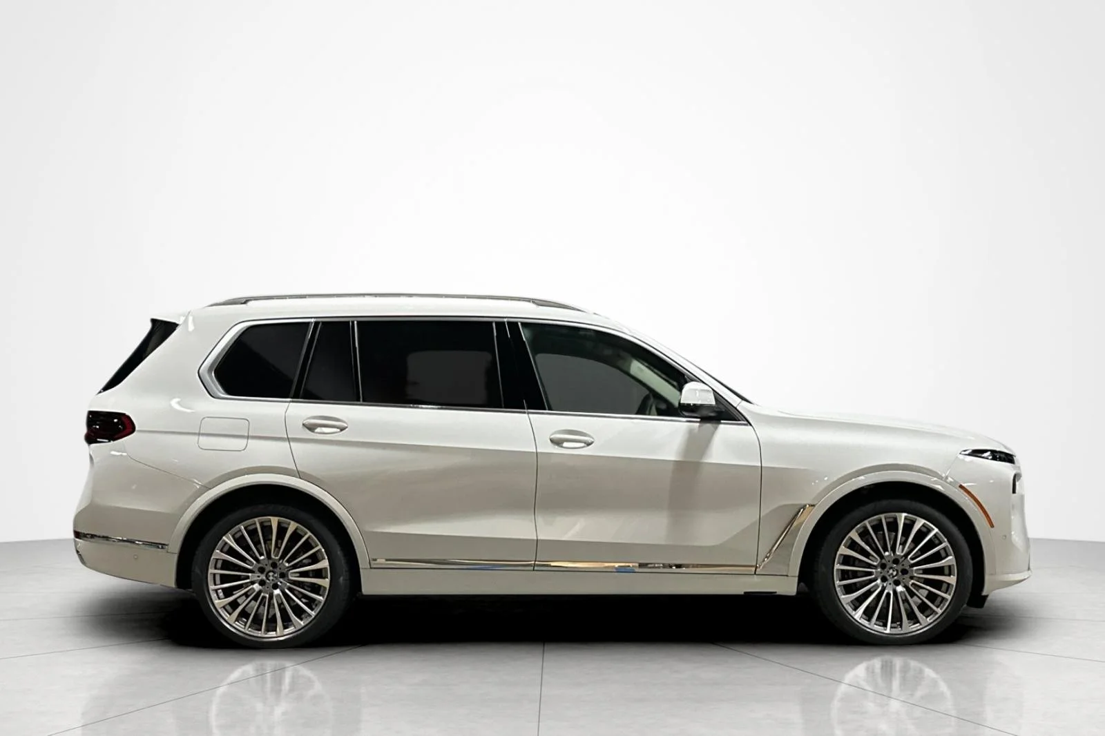 New 2027 Alpine White BMW xDrive40i image 6