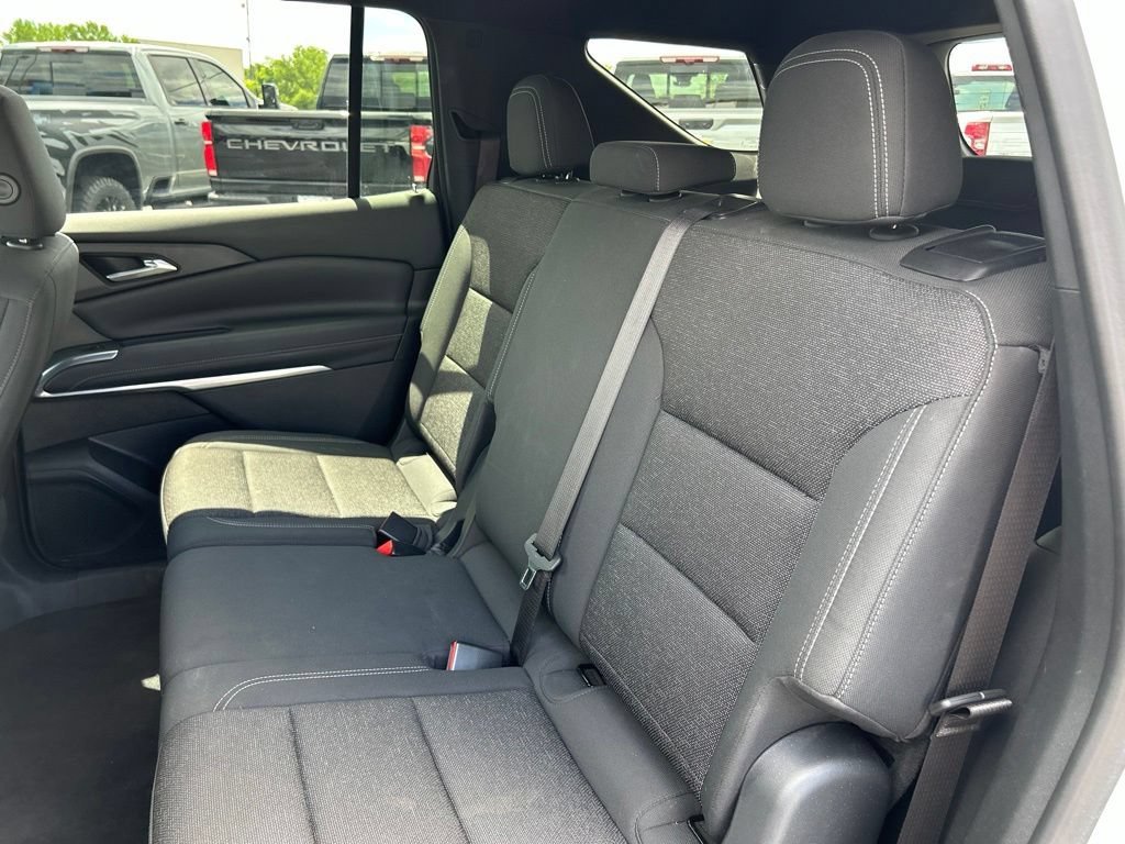 Used 2025 Summit White Chevrolet LT image 34