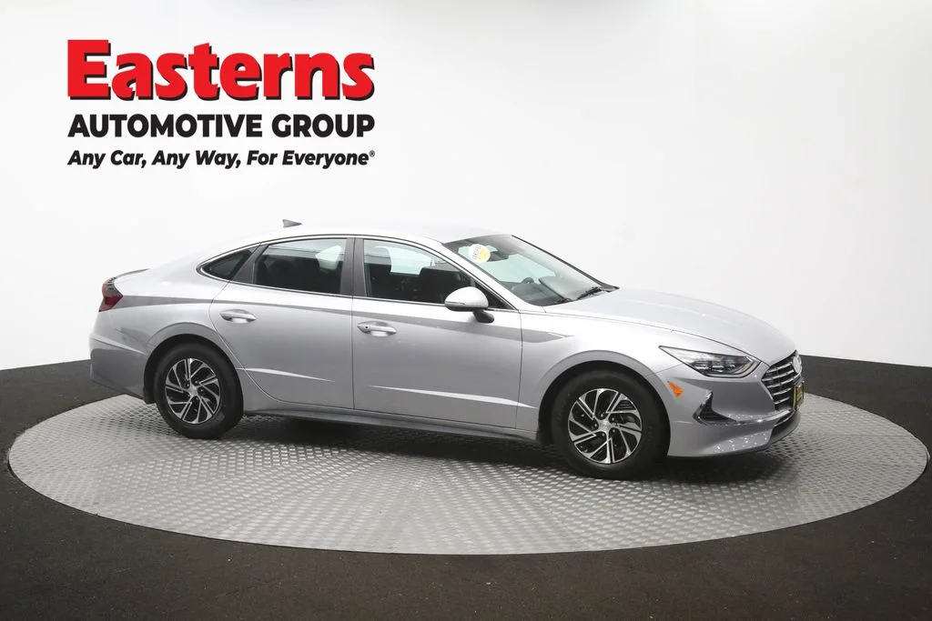 Used 2023 Silver Hyundai Blue image 49