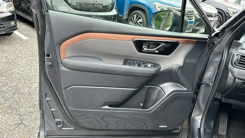 Used 2025 Gray Subaru Sport image 9