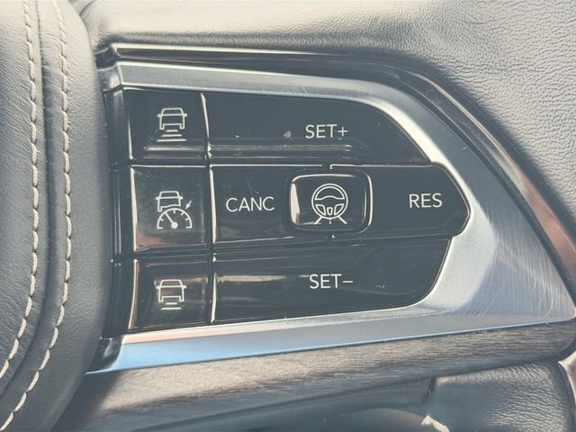 Used 2022 White Jeep Overland 4xe image 23