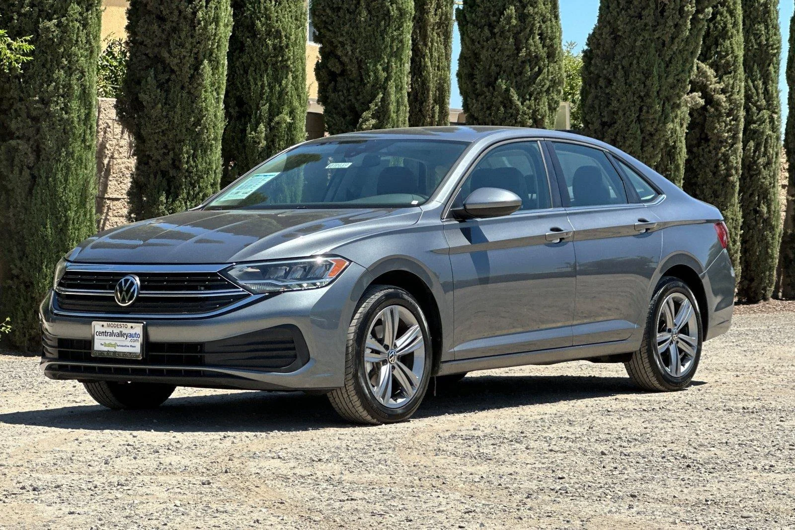 Used 2024 Platinum Gray Metallic Volkswagen SE image 8