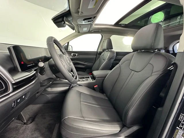 2025 Kia Sorento EX - Photo 11