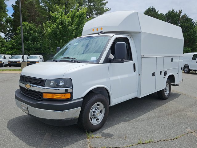 2025 Chevrolet Express Cutaway 3500 1WT