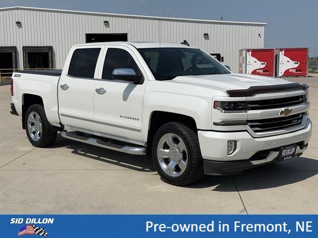 Used 2017 Iridescent Pearl Tricoat Chevrolet LTZ image 12