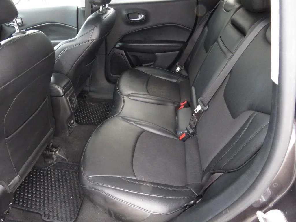 Used 2019 Granite Crystal Metallic Clear Jeep Altitude image 23