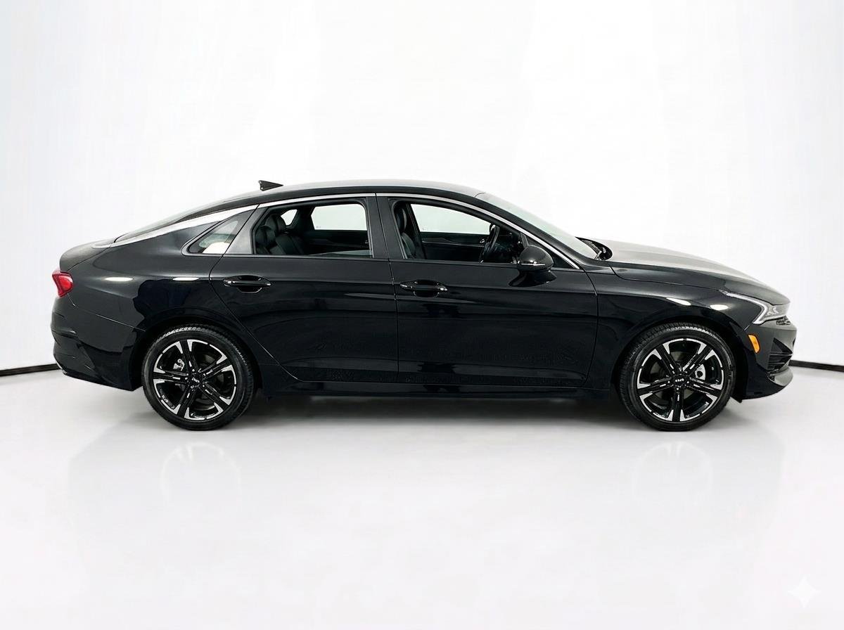 Used 2022 Ebony Black Kia GT-Line image 5
