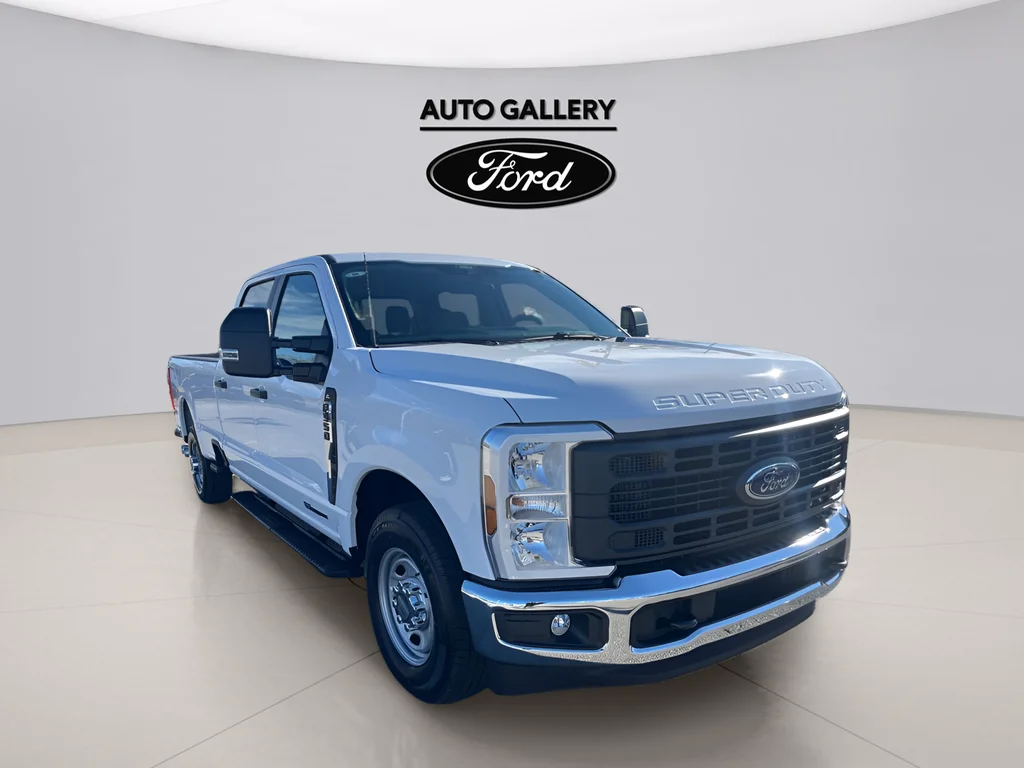 New 2026 Oxford White Ford F-350® XL image 3