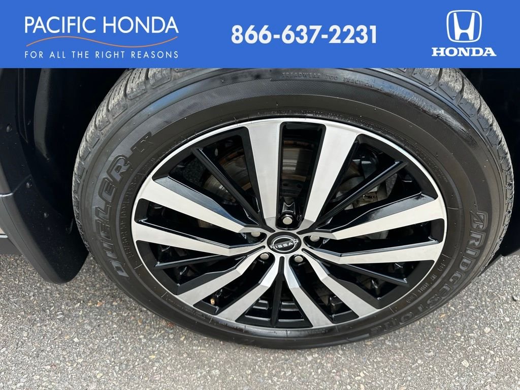 Used 2023 Beige Nissan Platinum image 14