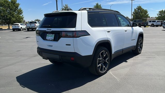 New 2026 Bright White Clear-Coat Exterior Paint Jeep Overland image 3