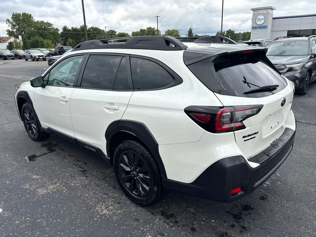 Used 2023 White Subaru Onyx Edition XT image 4