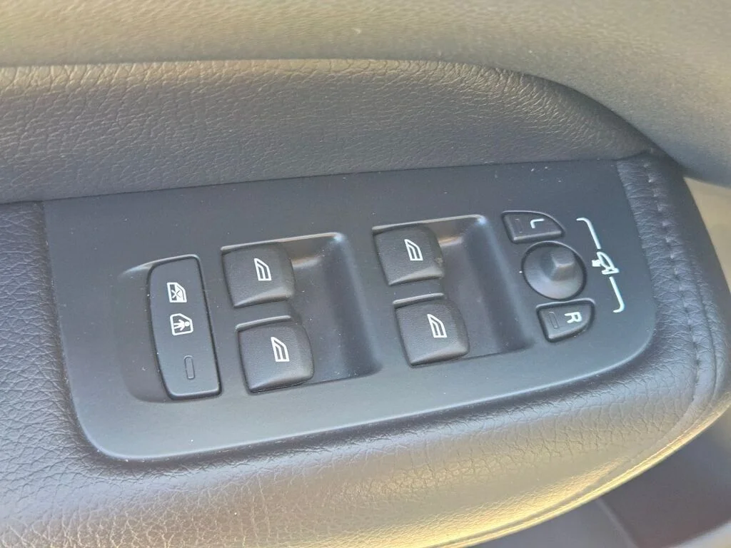 Used 2022 Gray Volvo T8 Inscription Expression image 20
