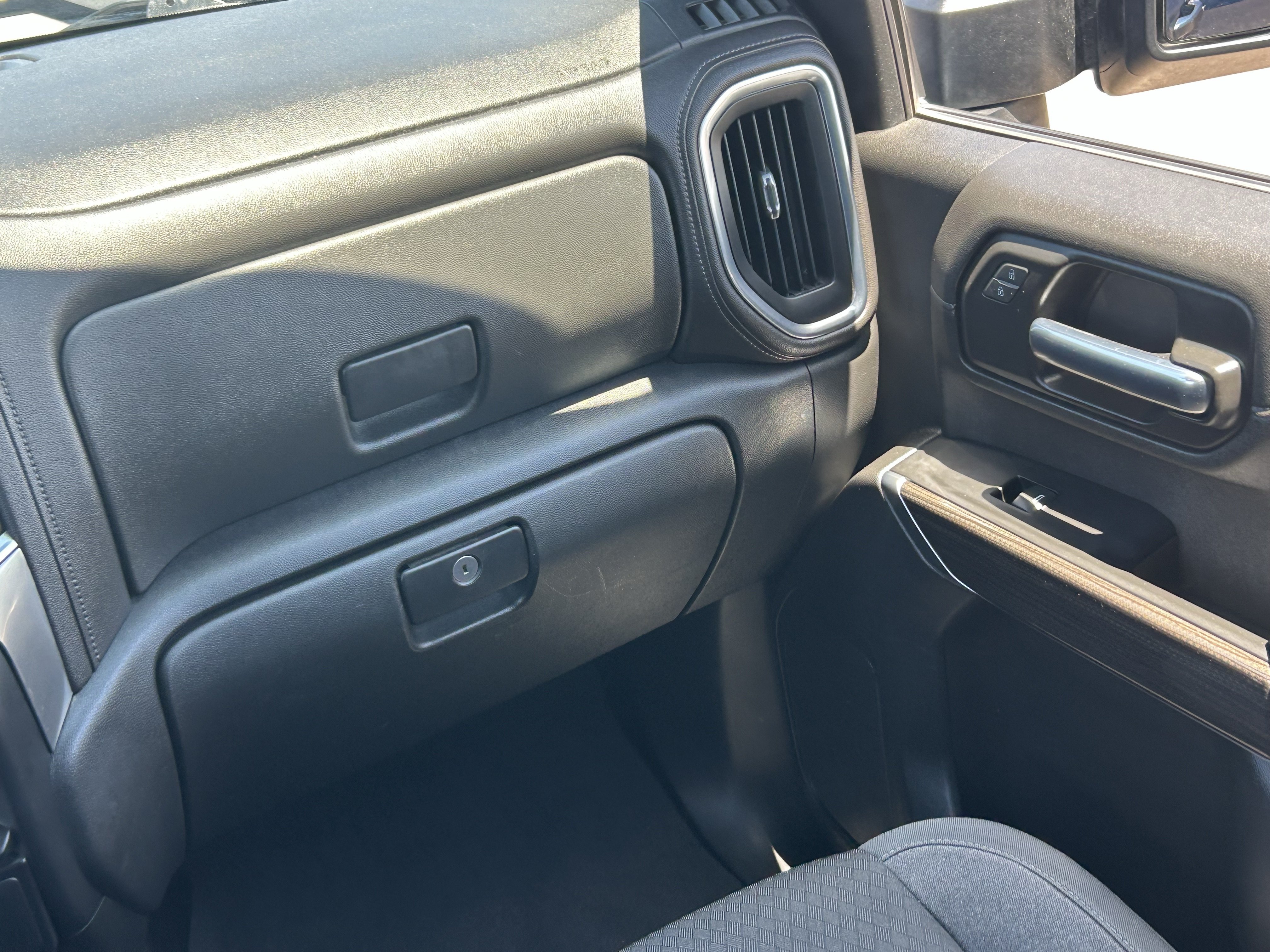 Certified Used 2022 Northsky Blue Metallic Chevrolet LT image 17