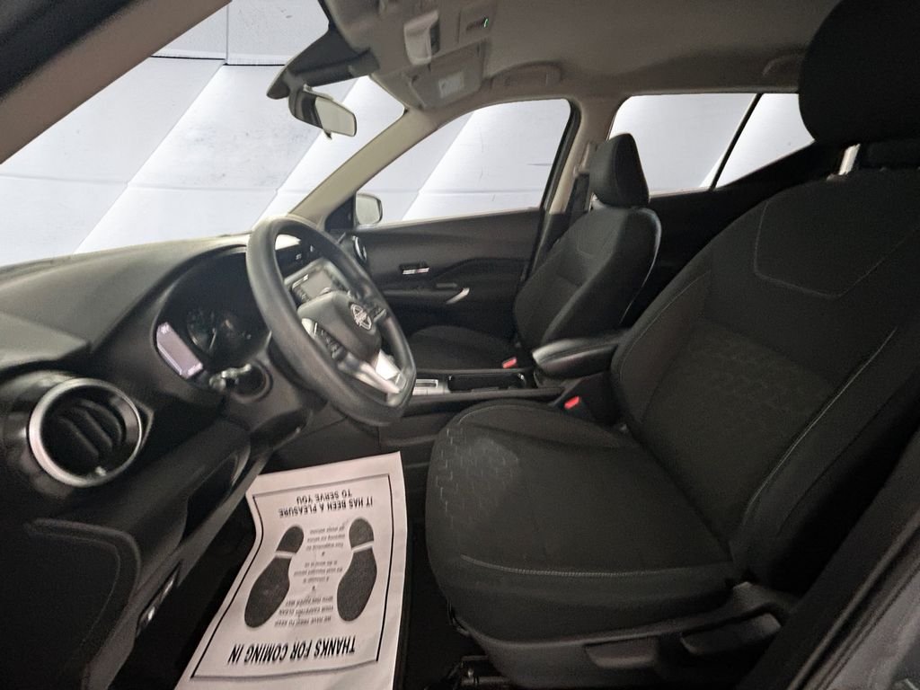 Used 2024 Gray Nissan SV image 7