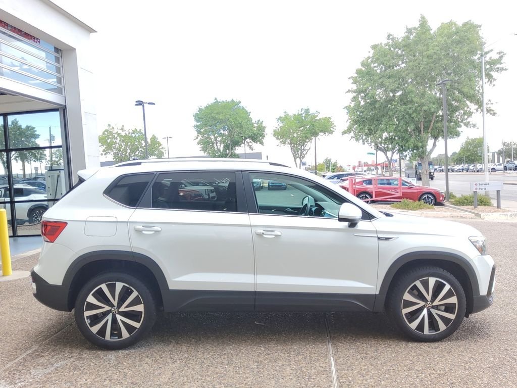 Used 2023  Volkswagen 1.5T SE image 24