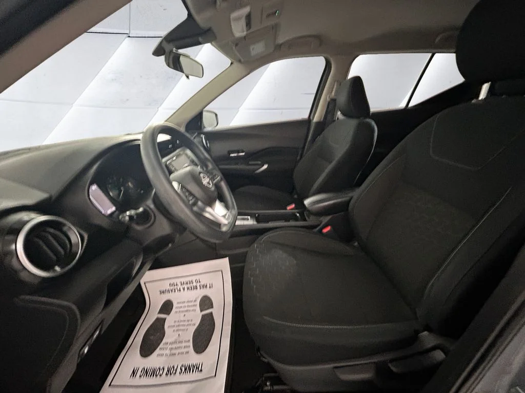 Used 2024 Gray Nissan SV image 7