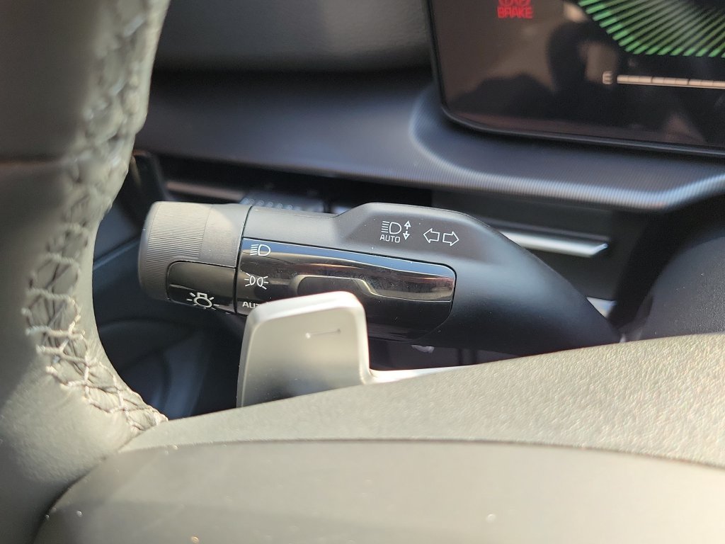 New 2027 Snow White Pearl Kia EX image 29