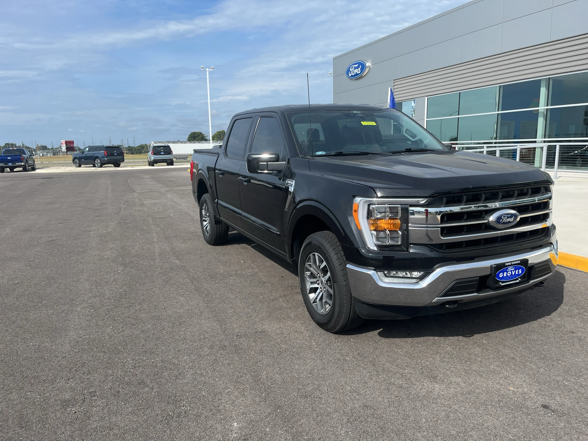 Used 2022 Agate Black Metallic Ford LARIAT image 3