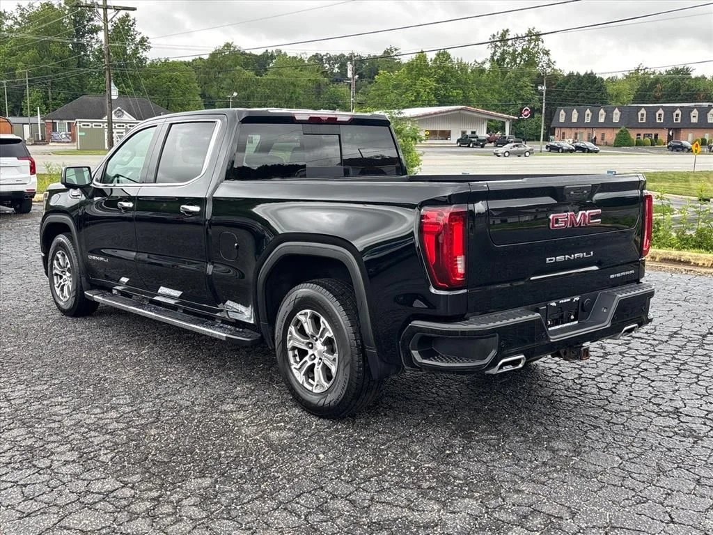 Used 2022 Black GMC Denali image 5