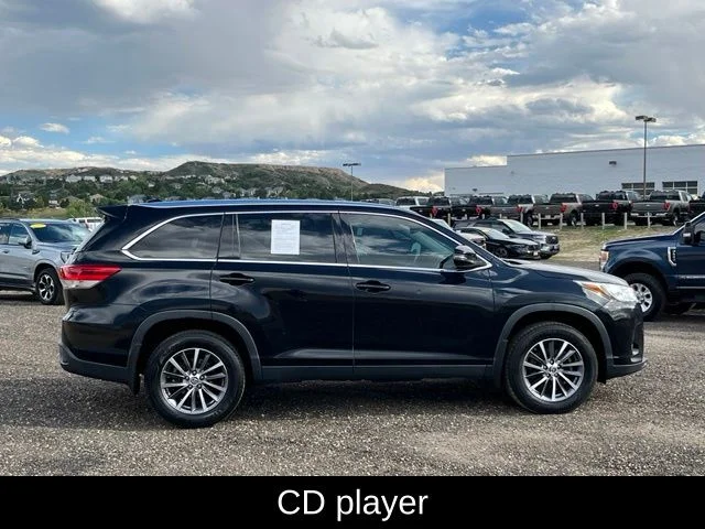 Used 2019 Black Toyota XLE image 6