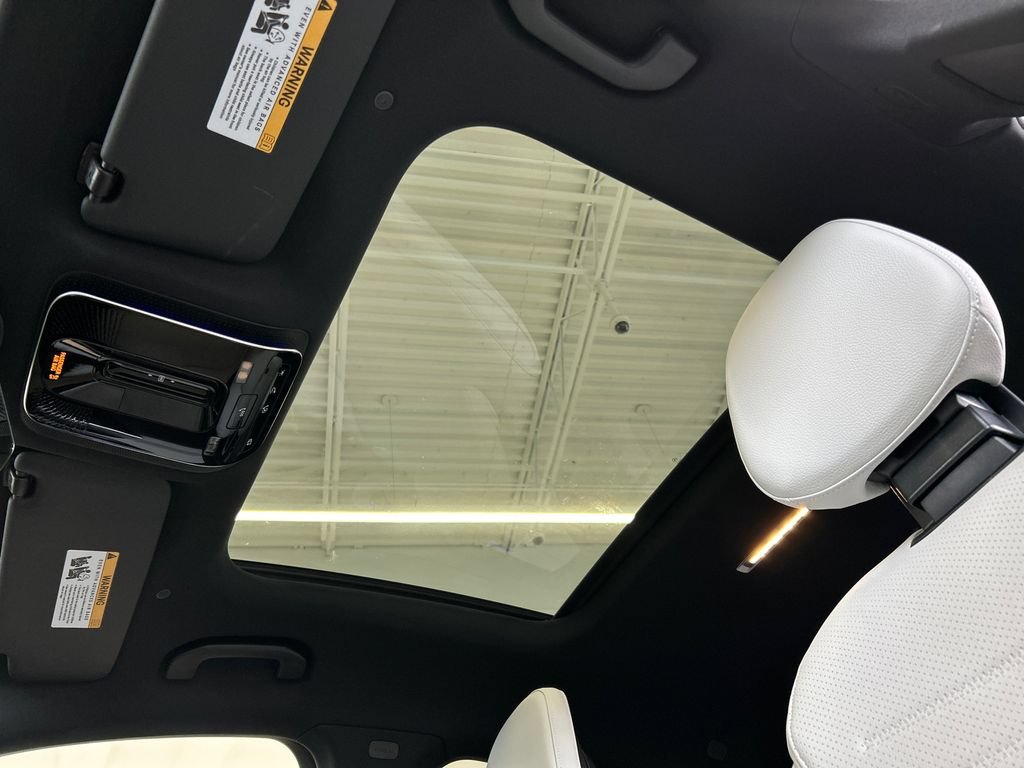 New 2027 Polar White Mercedes-Benz GLC 300 image 22