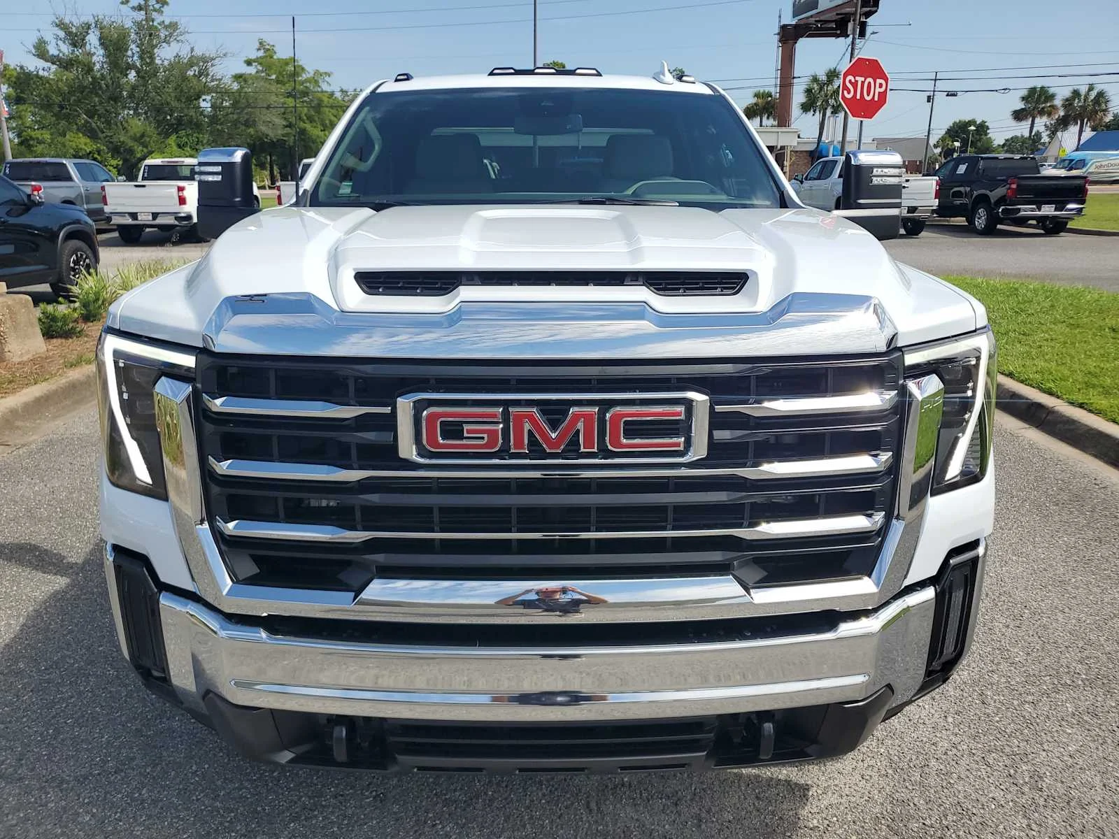 New 2026 Glacier White Tricoat GMC SLT image 9